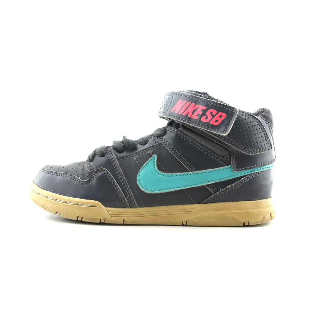 NIKE SB MOGAN MID 2