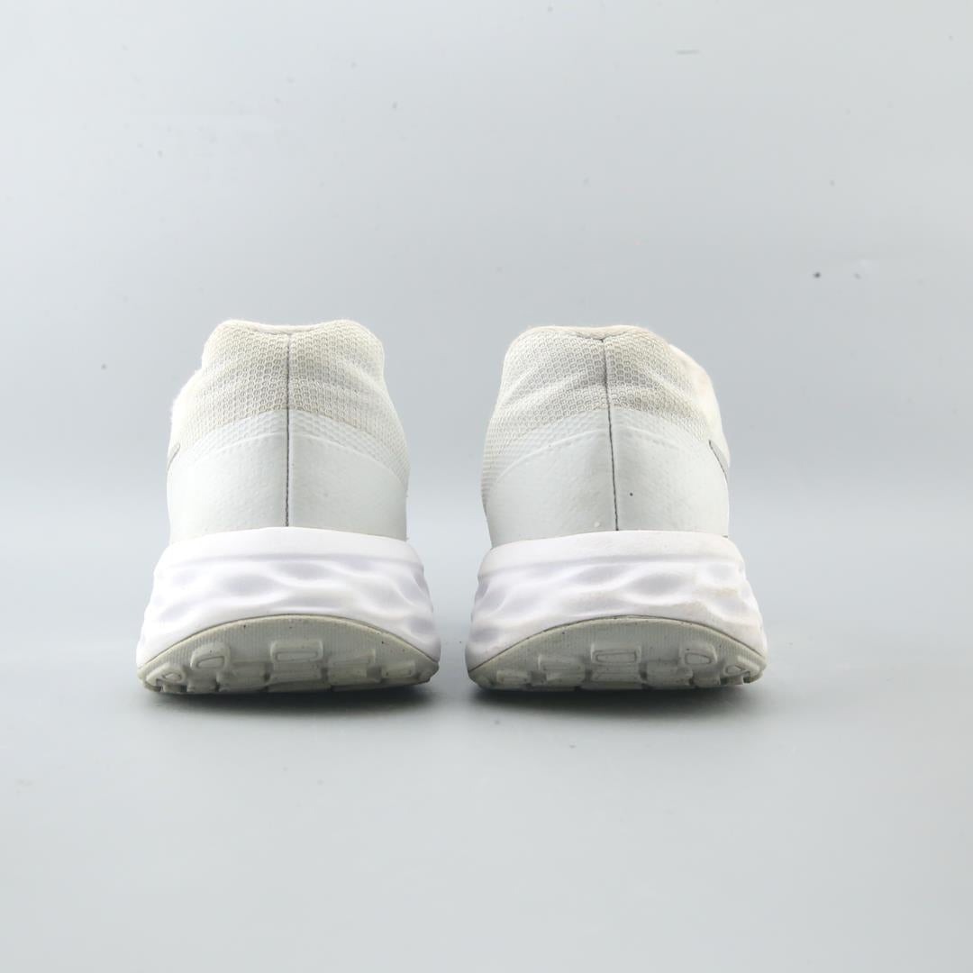 NIKE REVOLUTION 6