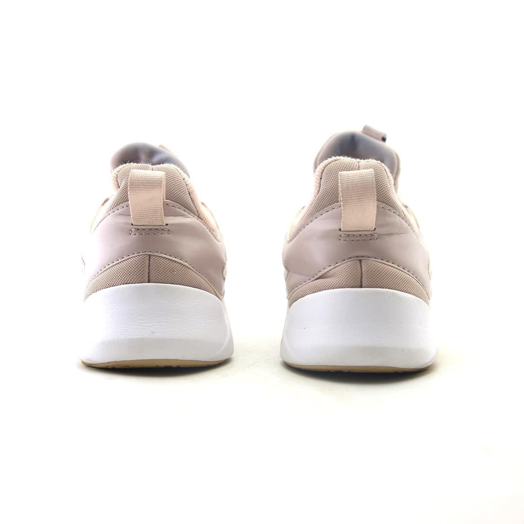 NIKE  LEGEND ESSENTIAL