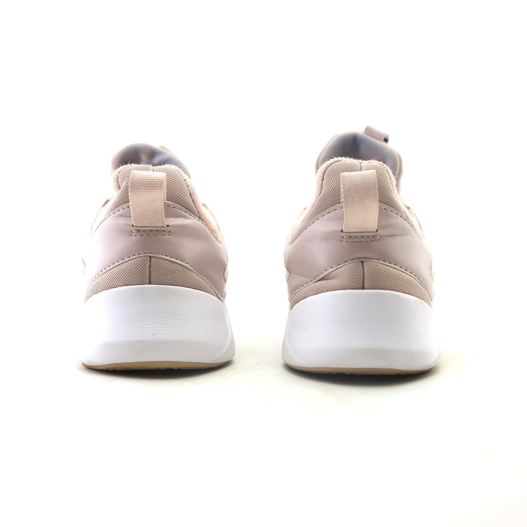 NIKE  LEGEND ESSENTIAL