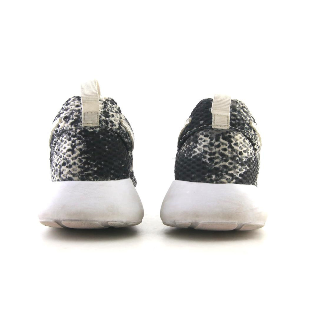 NIKE ROSHE ONE