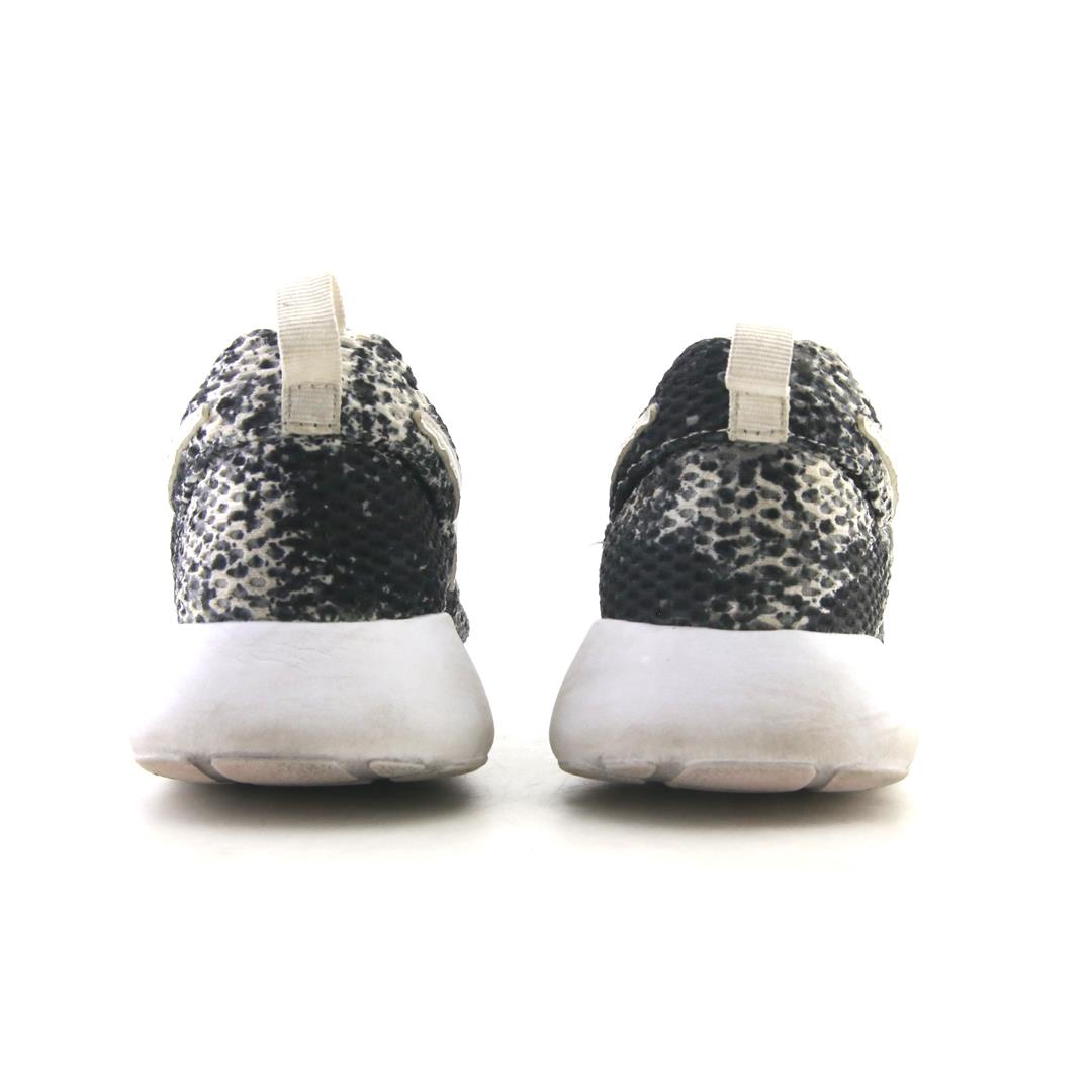 NIKE ROSHE ONE