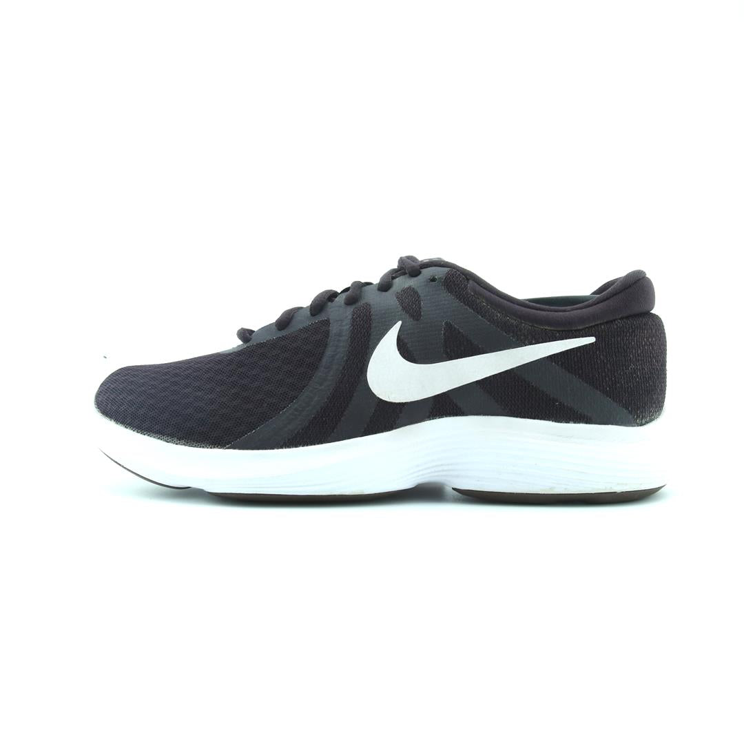 NIKE REVOLUTION 4