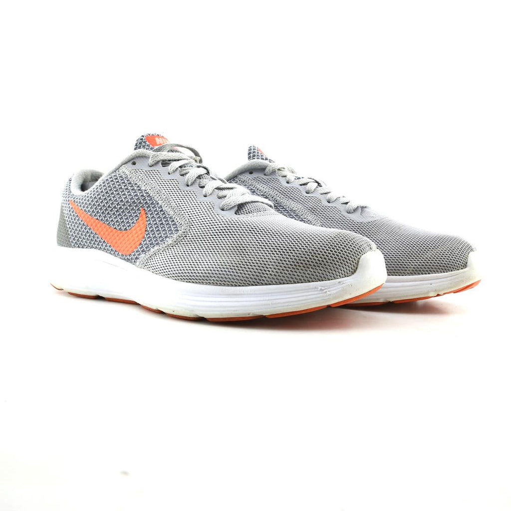 NIKE REVOLUTION 3
