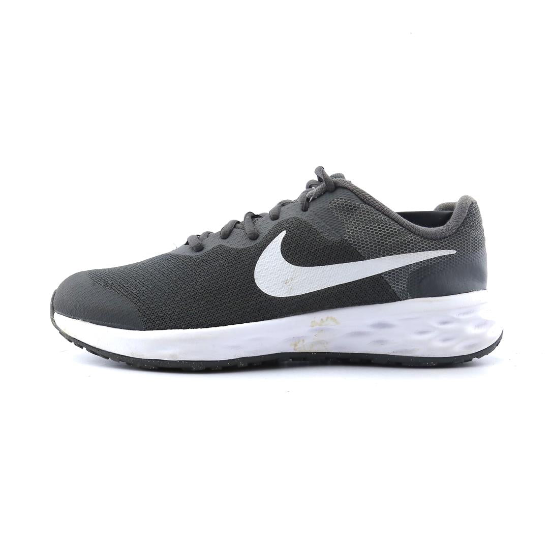 NIKE REVOLUTION 6