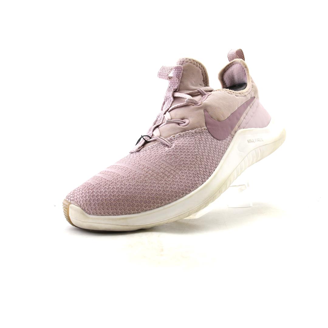NIKE FREE TR 8