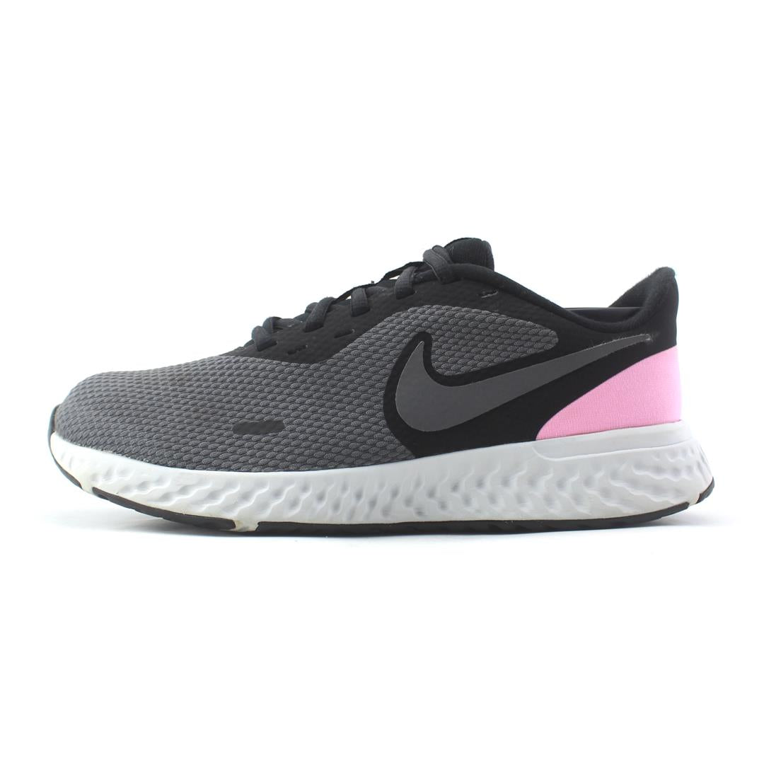 NIKE REVOLUTION 5