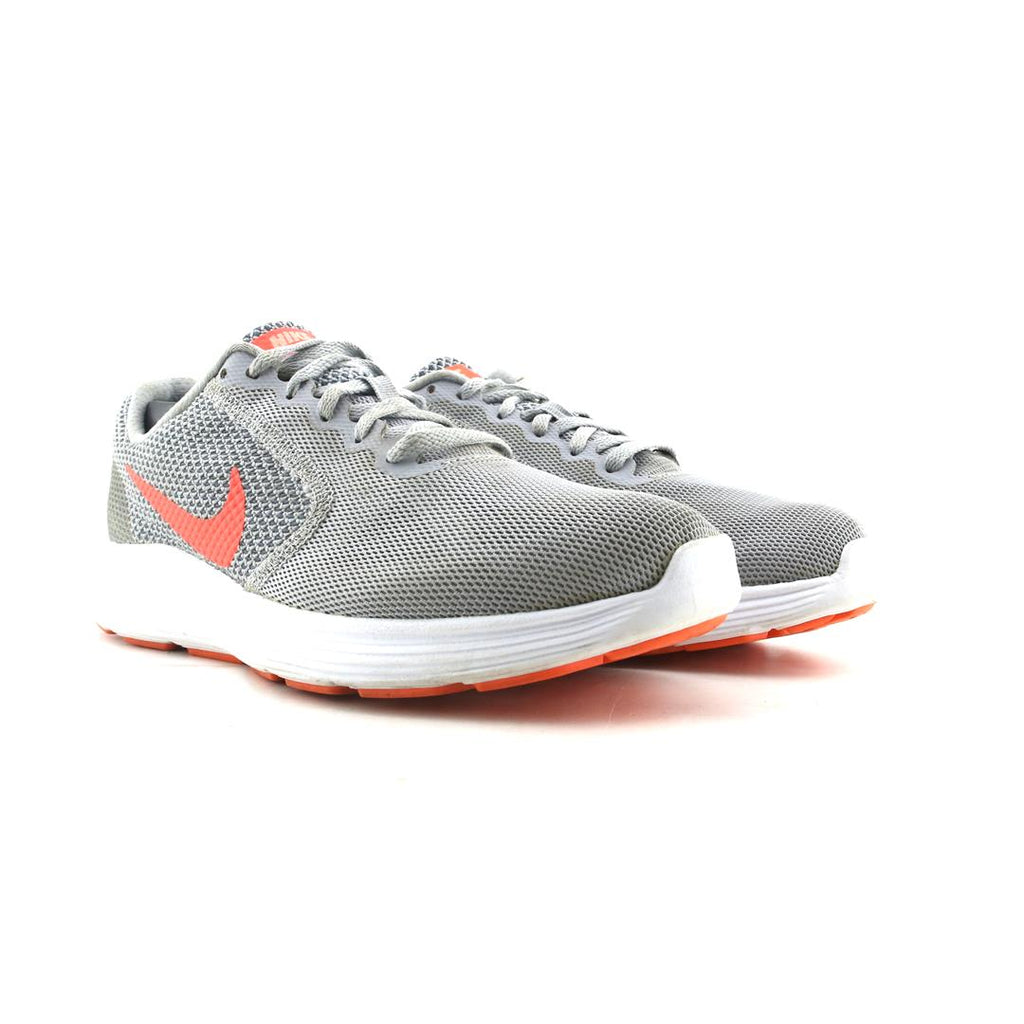 NIKE REVOLUTION 3