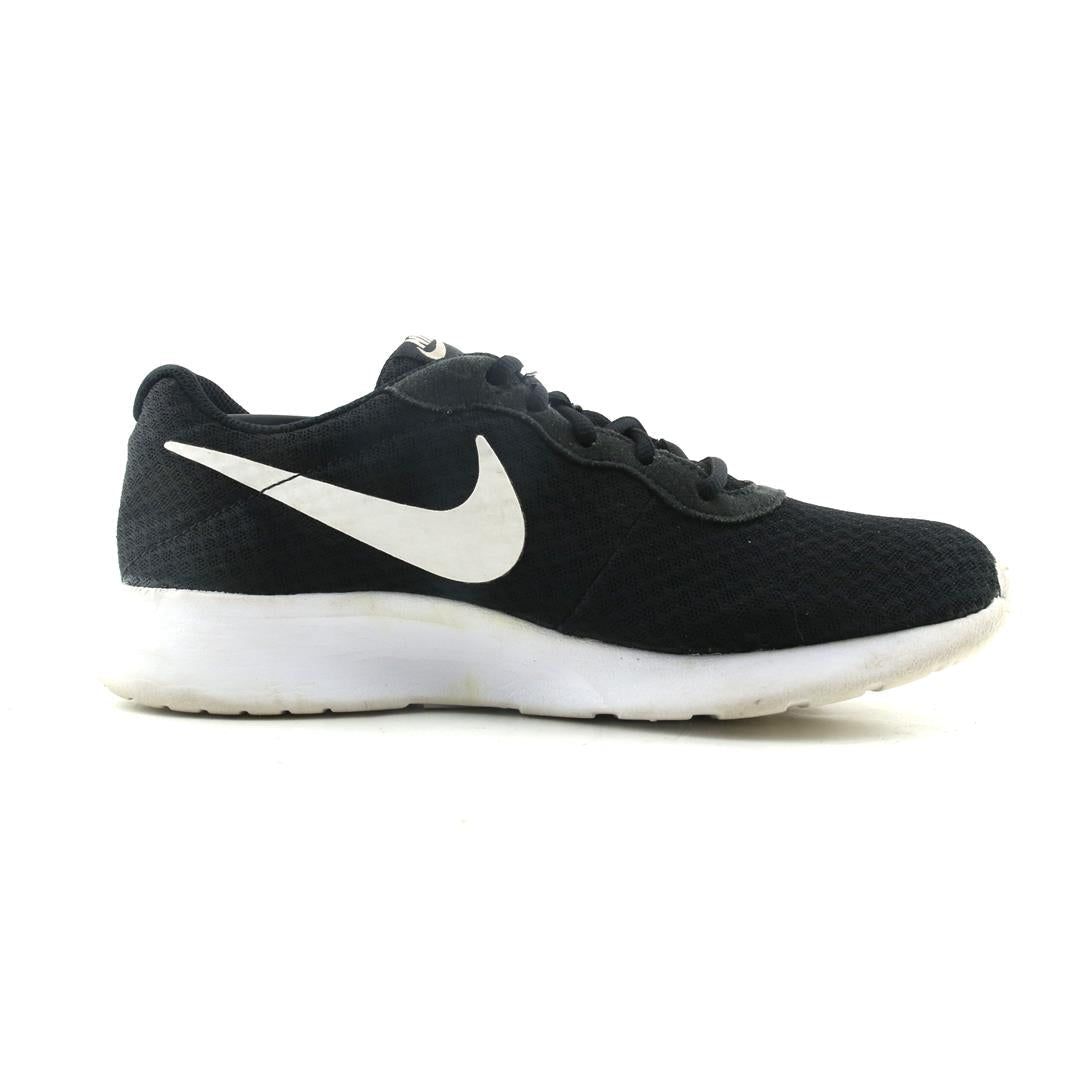 NIKE TANJUN