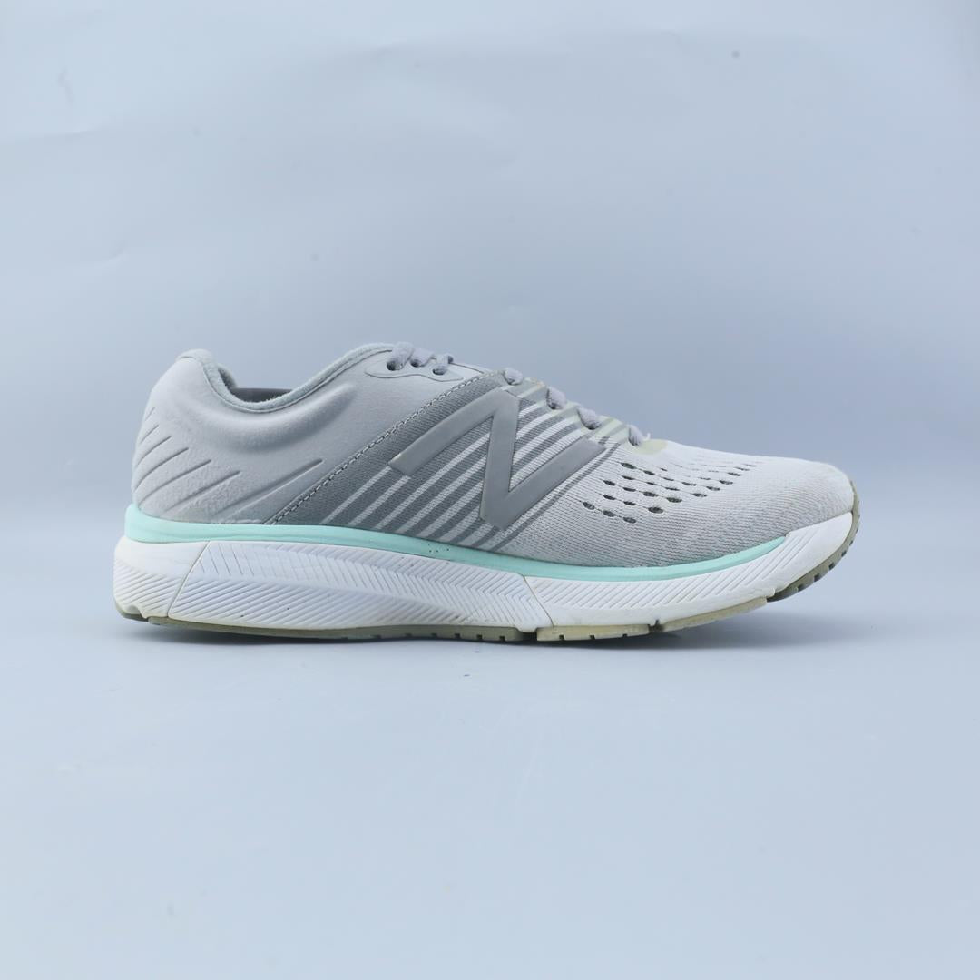 NEW BALANCE 860V10