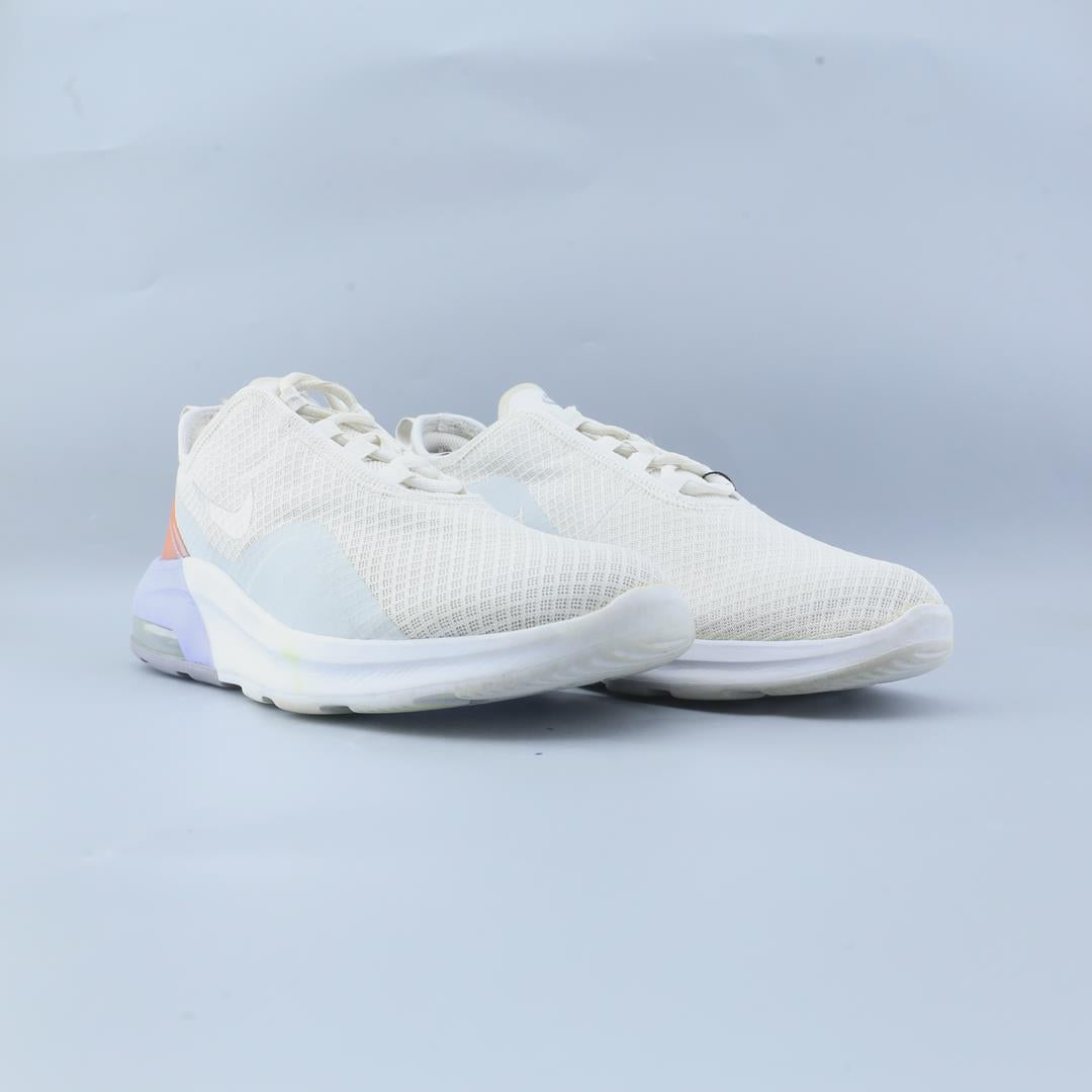 NIKE AIR MAX MOTION