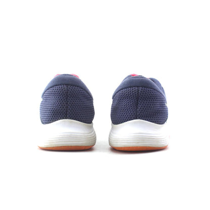 NIKE REVOLUTION 4