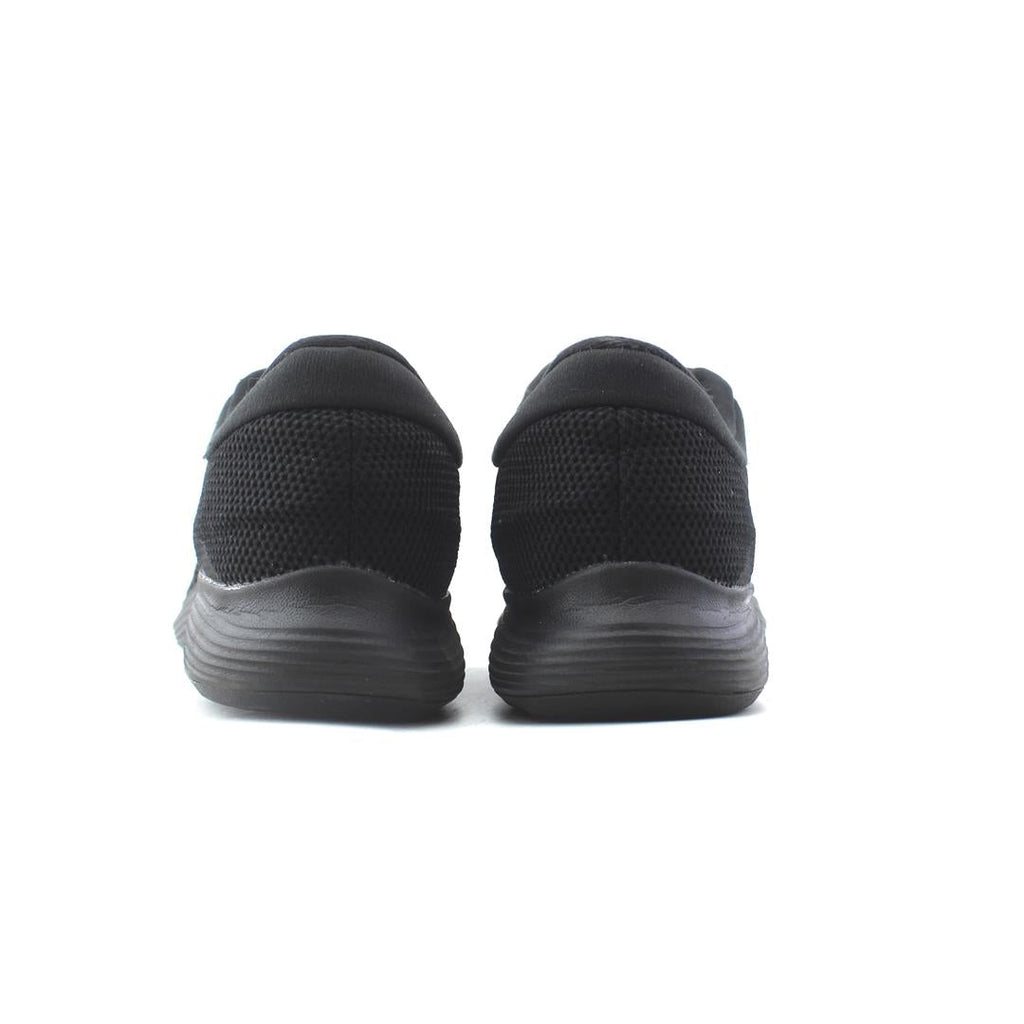 NIKE REVOLUTION 4