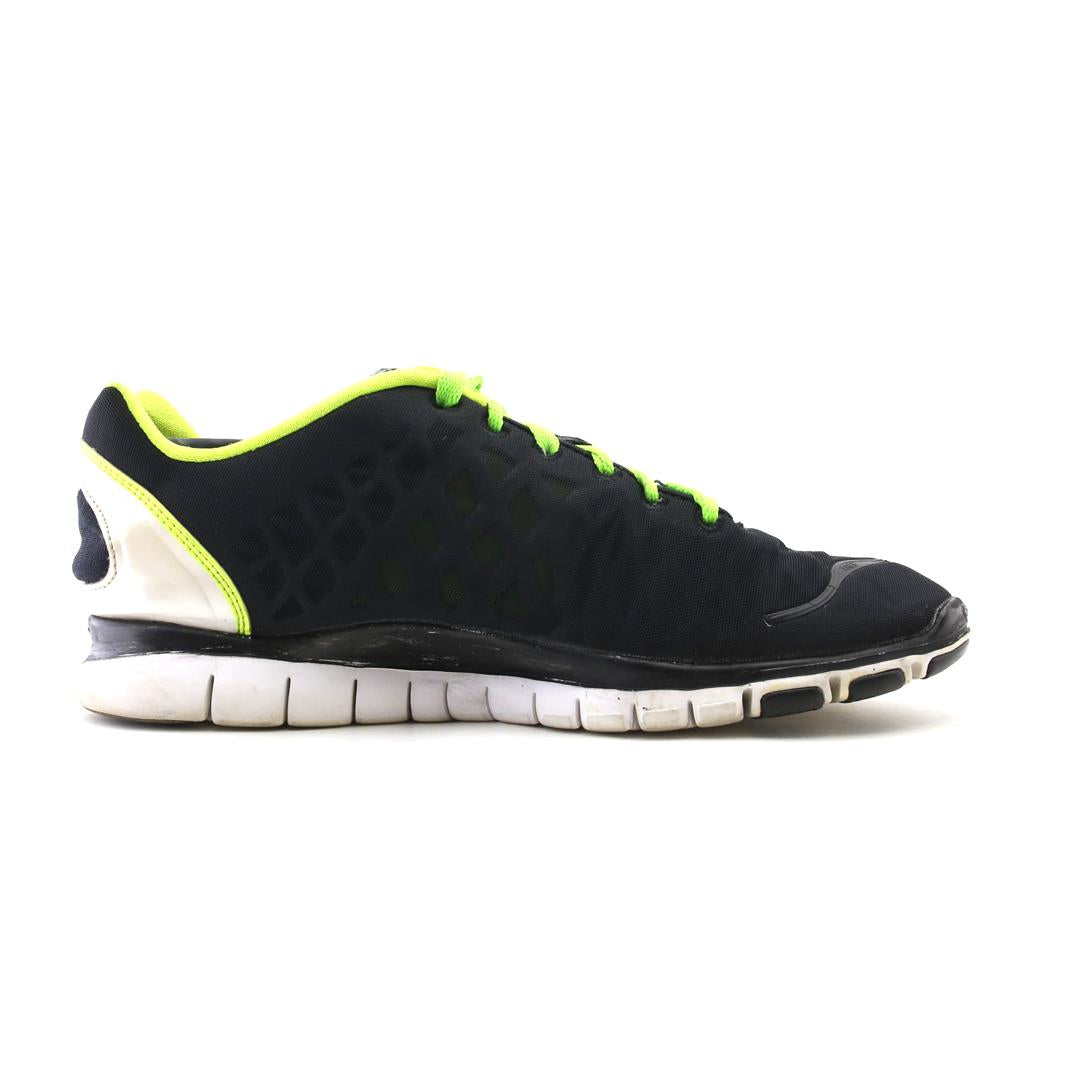 NIKE  FREE TR FIT