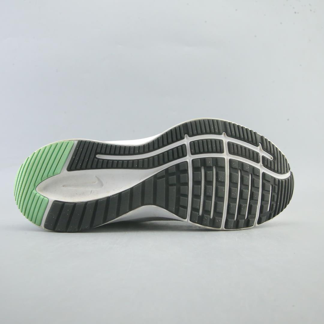 NIKE QUEST 3