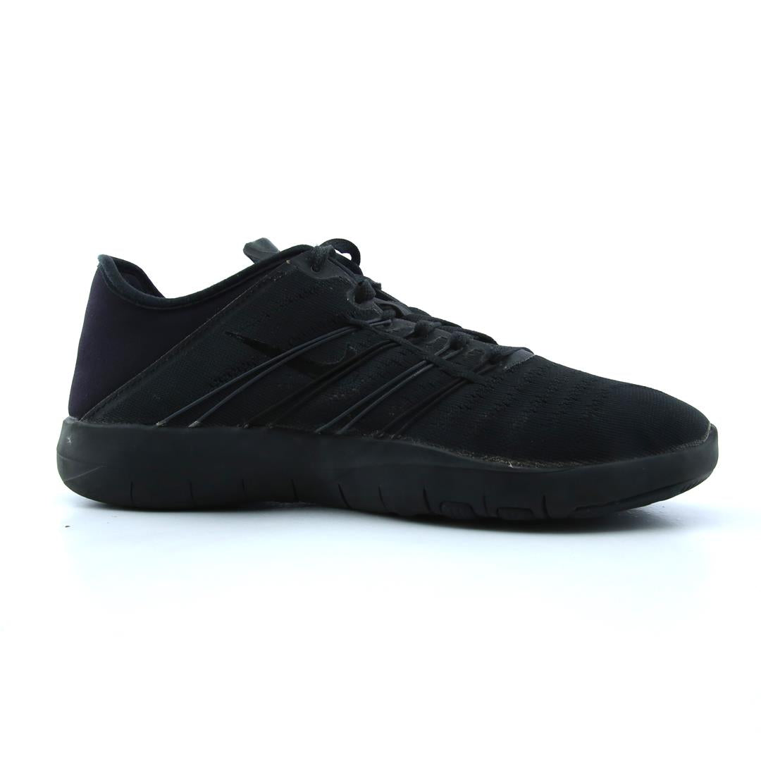 NIKE FREE TR 6