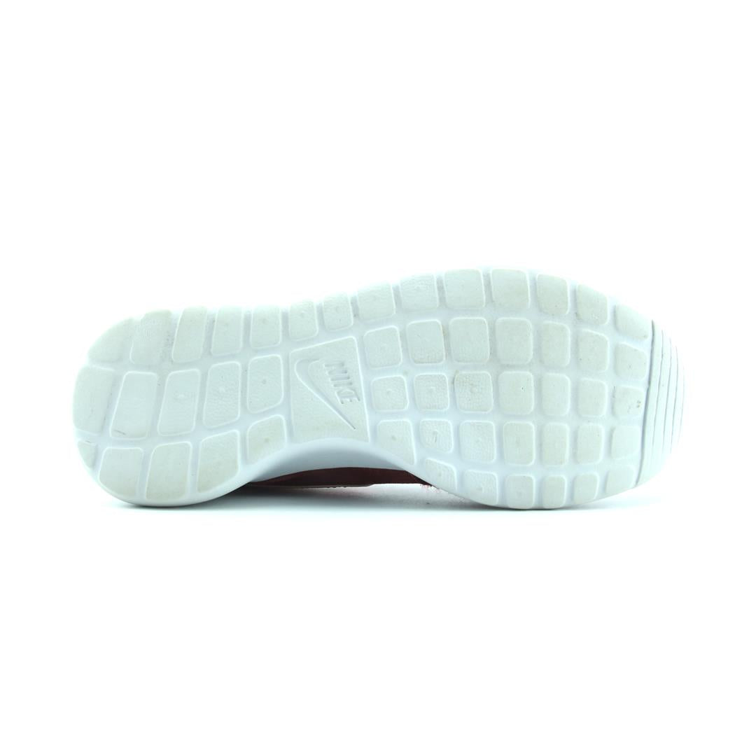 NIKE ROSHE ONE