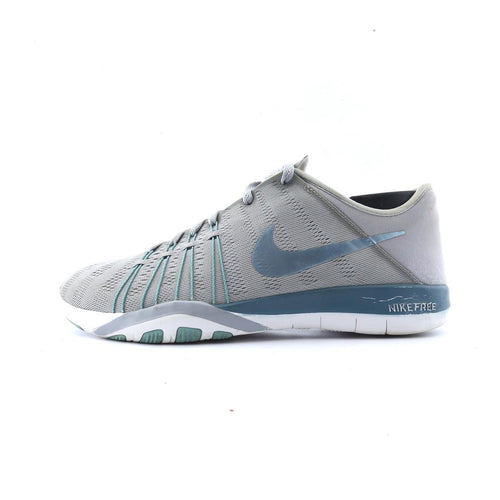 NIKE  FREE TR 6