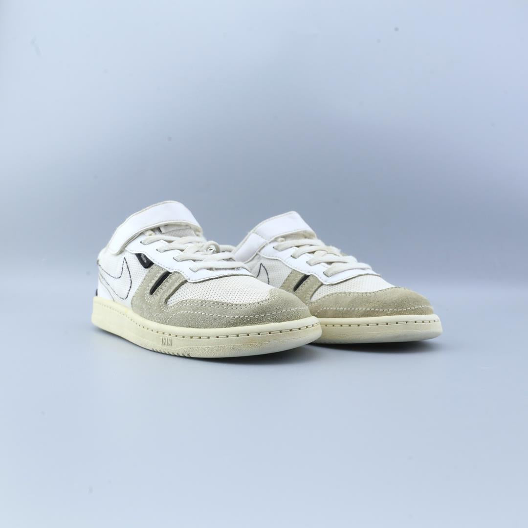 NIKE SQUASH TYPE