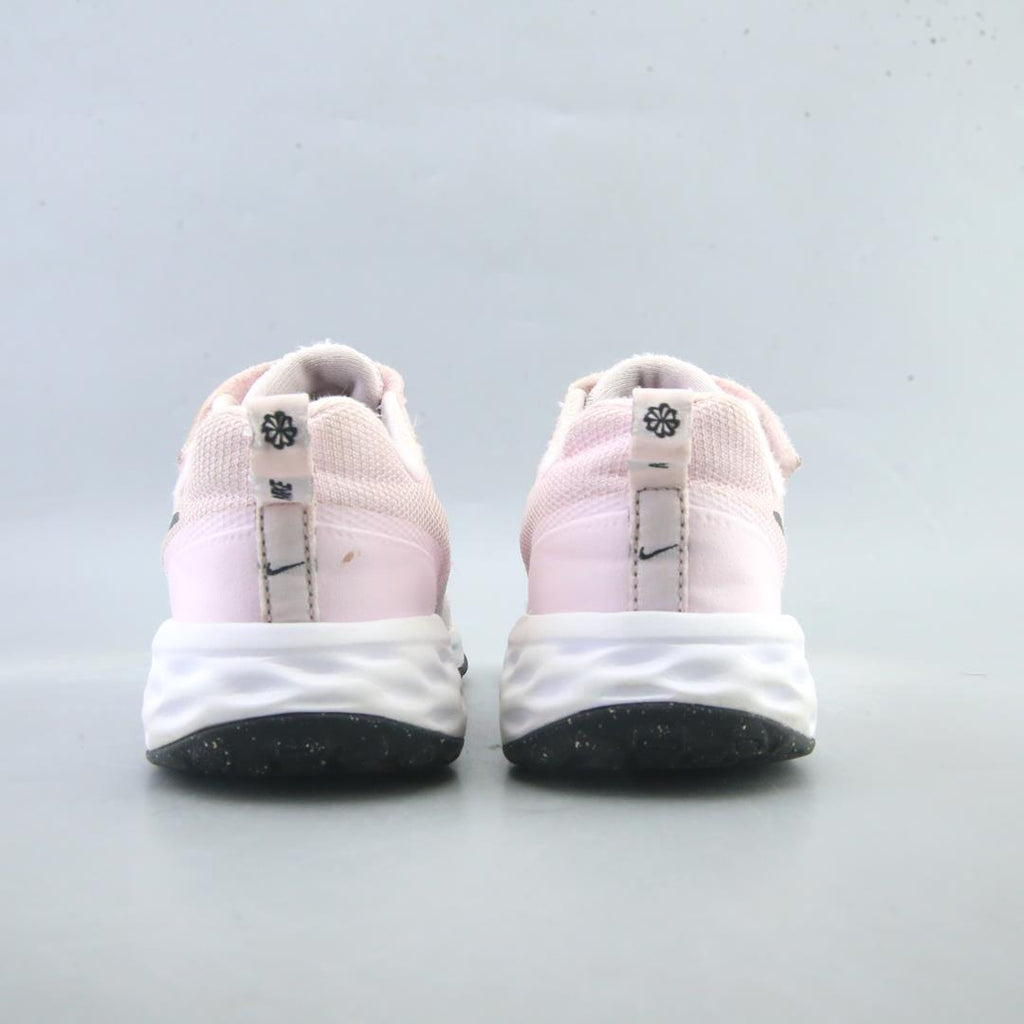 NIKE REVOLUTION 6