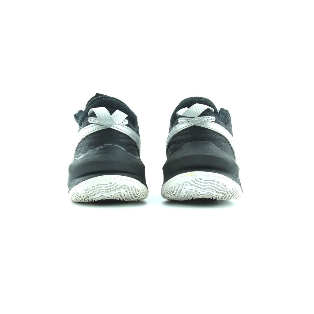 NIKE  TEAM HUSTLE D 10