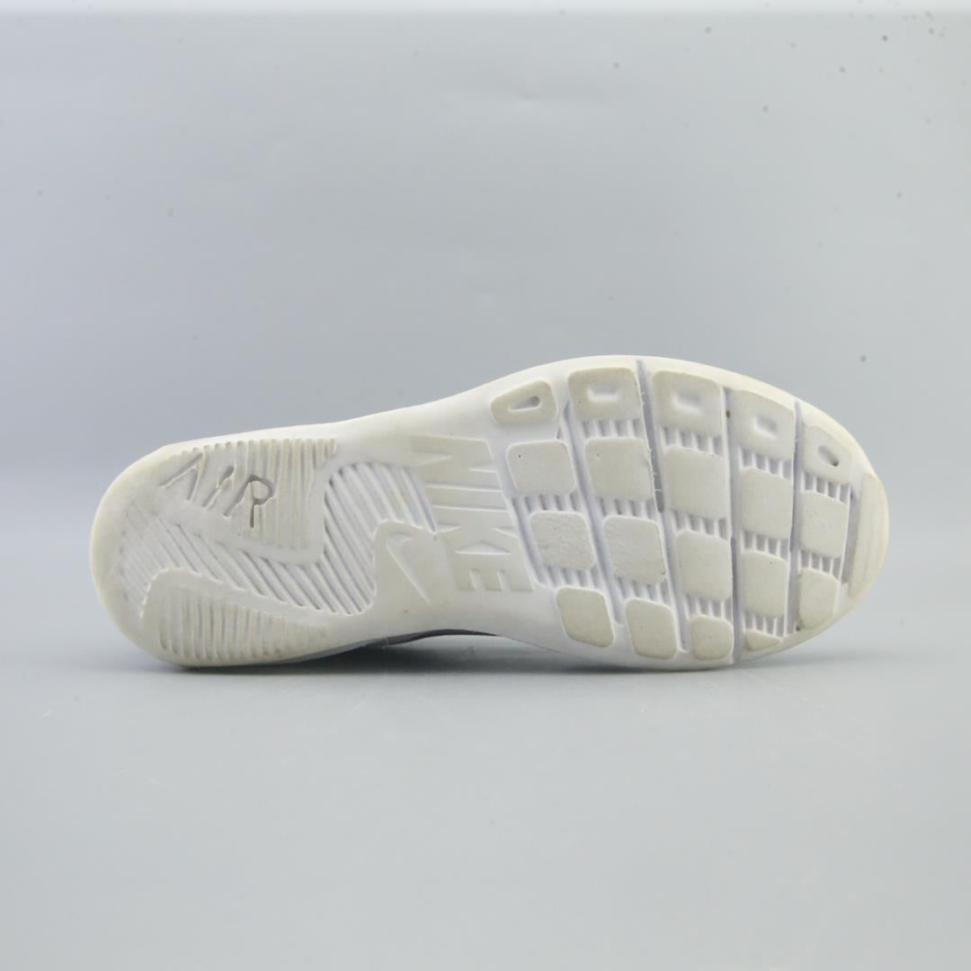 NIKE  AIR MAX OKETO