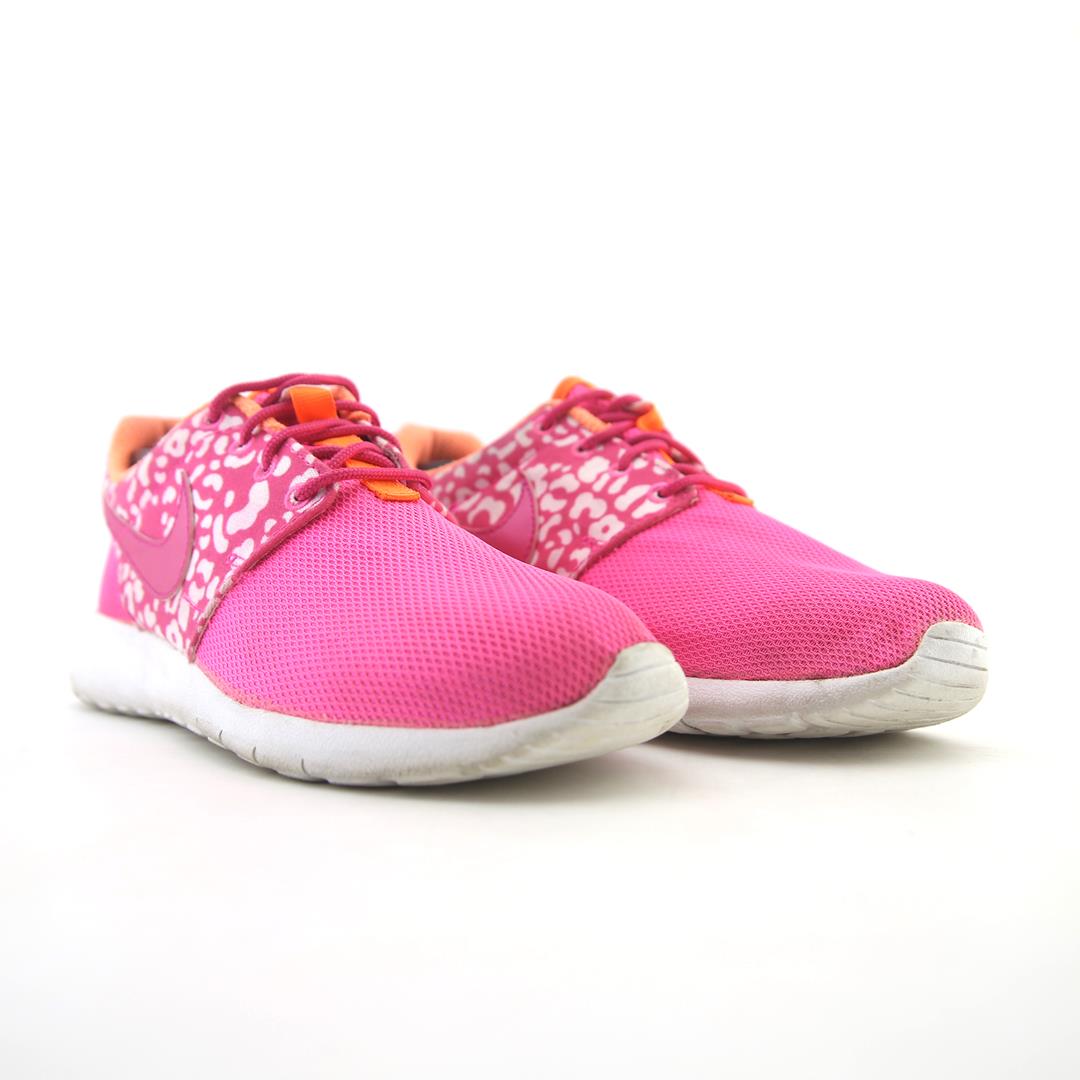 NIKE ROSHE ONE