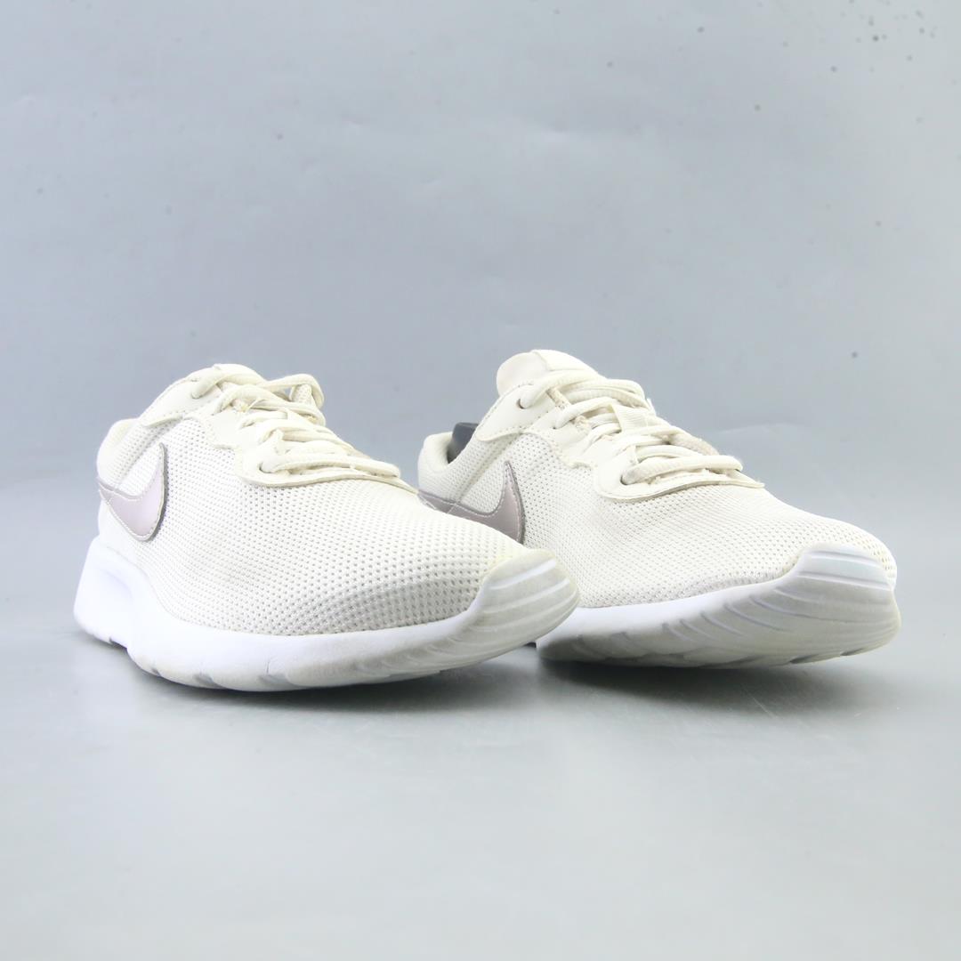 NIKE TANJUN