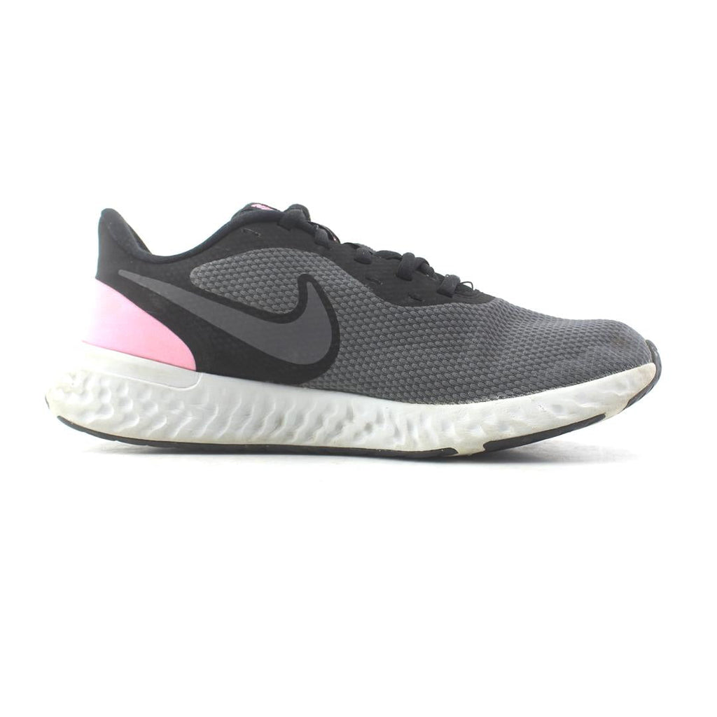 NIKE REVOLUTION 5