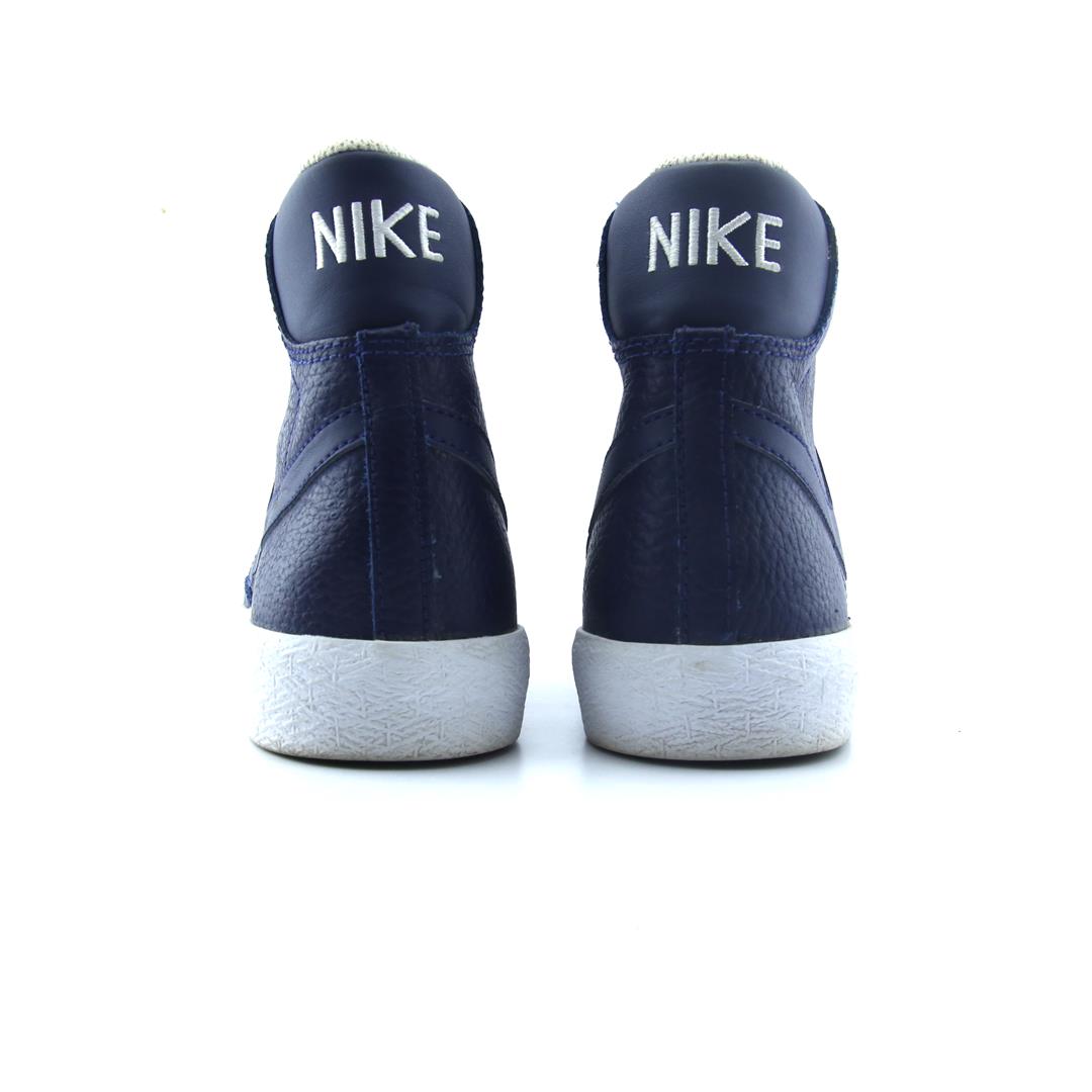 NIKE  BLAZER MID