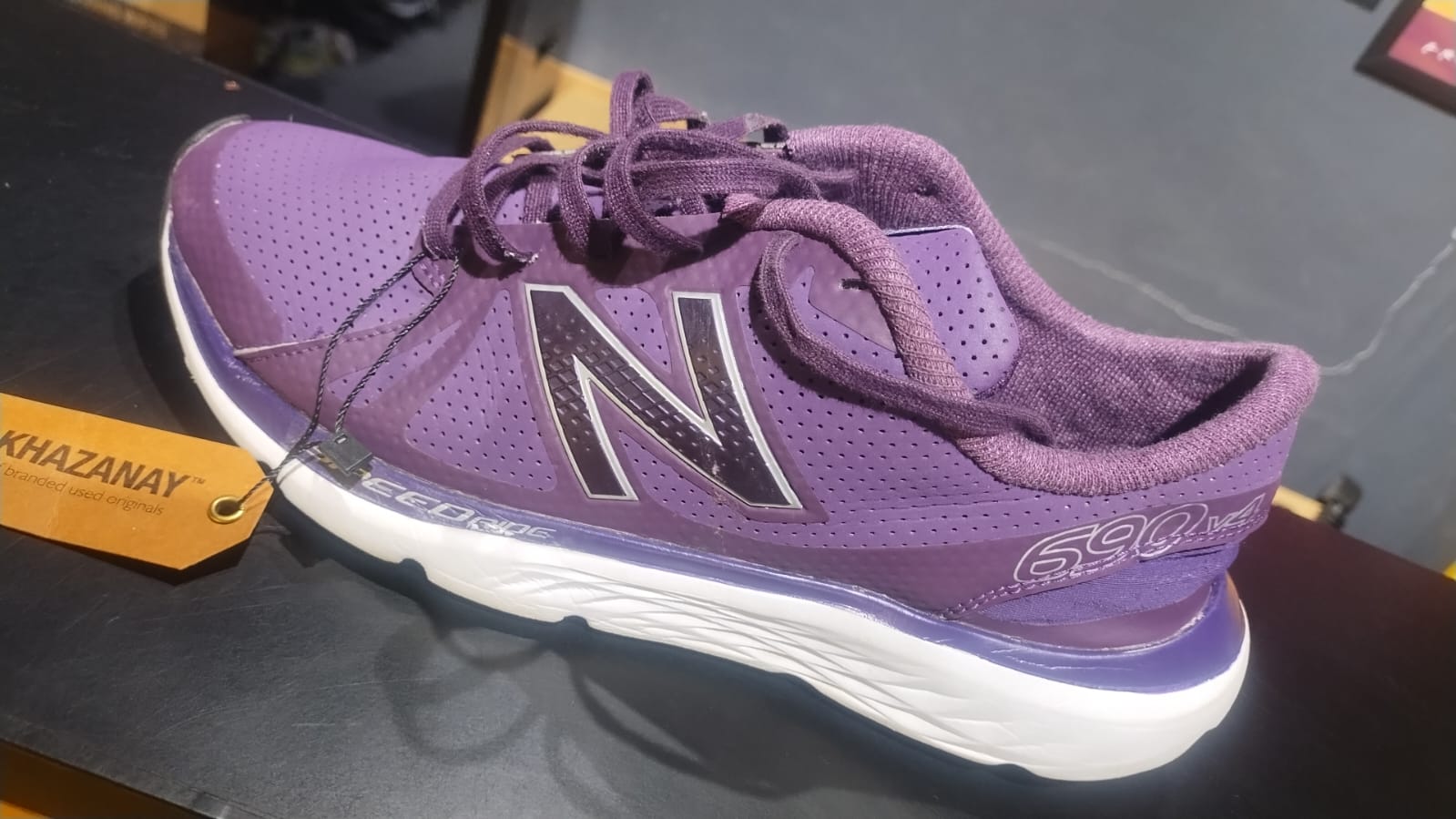 NEW BALANCE 690V4