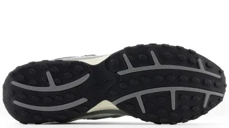 New Balance 204L Silver Metallic Black